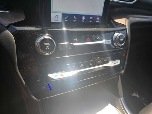 Used 2023 Ford Explorer Platinum w/ Premium Technology Package AWD/4WD image 31