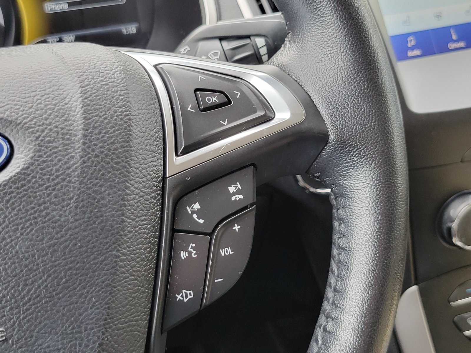 Used 2019 Ford Edge SEL w/ Equipment Group 201A FWD image 18
