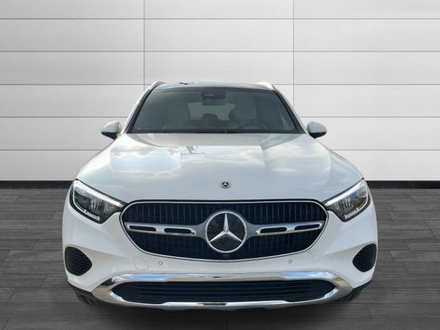Used 2025 Mercedes-Benz GLC 300 4MATIC image 7