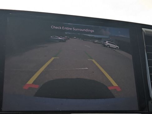 Used 2023 Chrysler Pacifica Touring-L FWD image 22