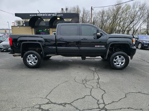 Used 2018 GMC Sierra 2500 SLT w/ All Terrain HD Package image 2