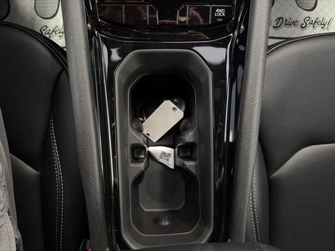 New 2026 Jeep Compass Limited image 13