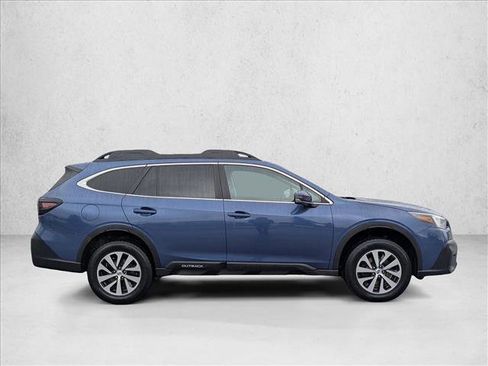 Used 2020 Subaru Outback Premium image 4