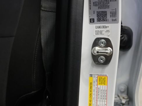 Used 2024 Chevrolet Colorado W/T RWD image 36