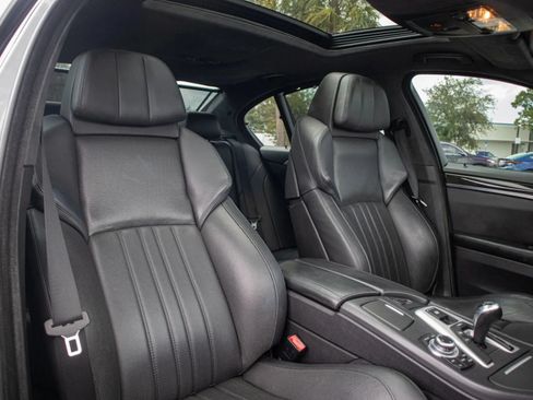 Used 2013 BMW M5 RWD image 19