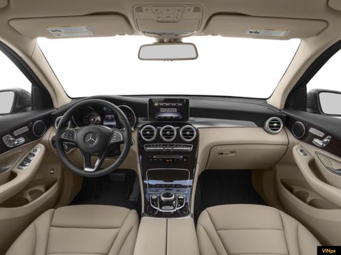 Used 2019 Mercedes-Benz GLC 300 4MATIC image 4