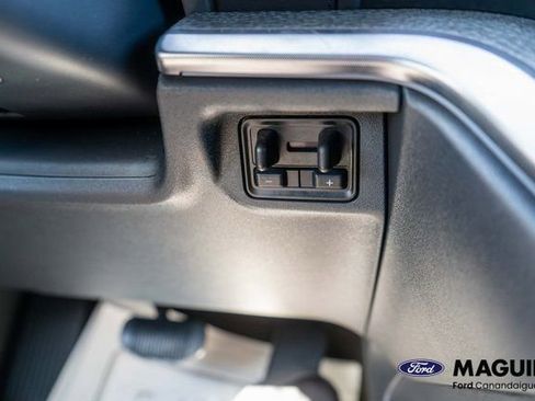 Used 2025 Ford Expedition Tremor AWD/4WD image 27