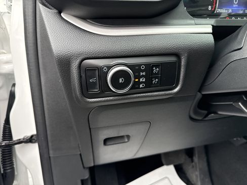 Certified 2024 Ford Explorer XLT w/ Equipment Group 202A AWD/4WD image 19