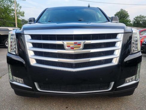 Used 2015 Cadillac Escalade ESV Luxury image 4