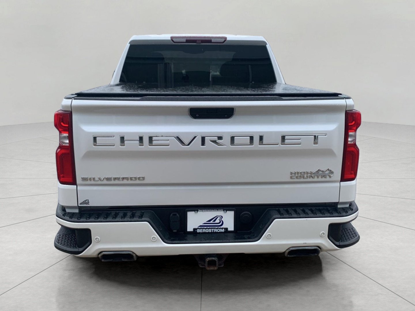 Used 2019 Chevrolet Silverado 1500 High Country w/ Technology Package AWD/4WD image 6