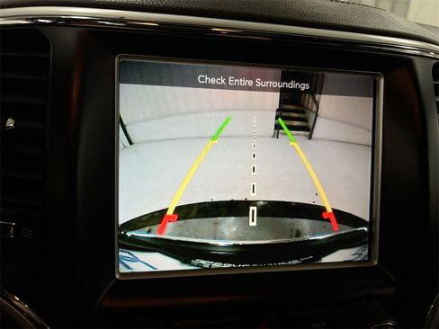 Used 2015 Jeep Grand Cherokee Overland image 16