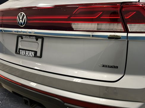 Used 2024 Volkswagen Atlas Cross Sport SE w/ Panoramic Sunroof Package AWD/4WD image 36