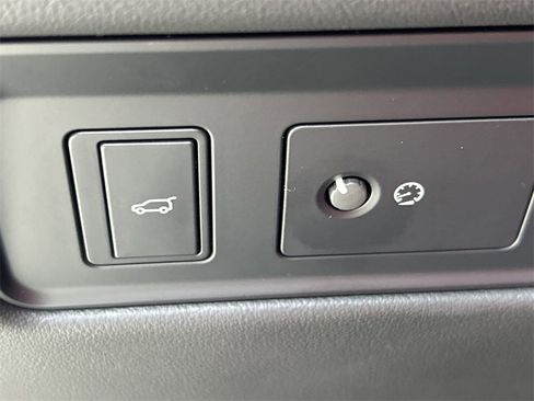 Used 2024 Jaguar F-PACE R-Dynamic S image 30