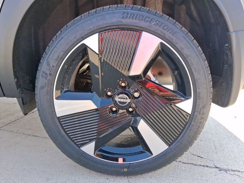 New 2026 Nissan Kicks SR FWD image 30