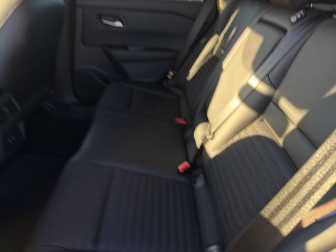 Certified 2025 Nissan Rogue SV image 30