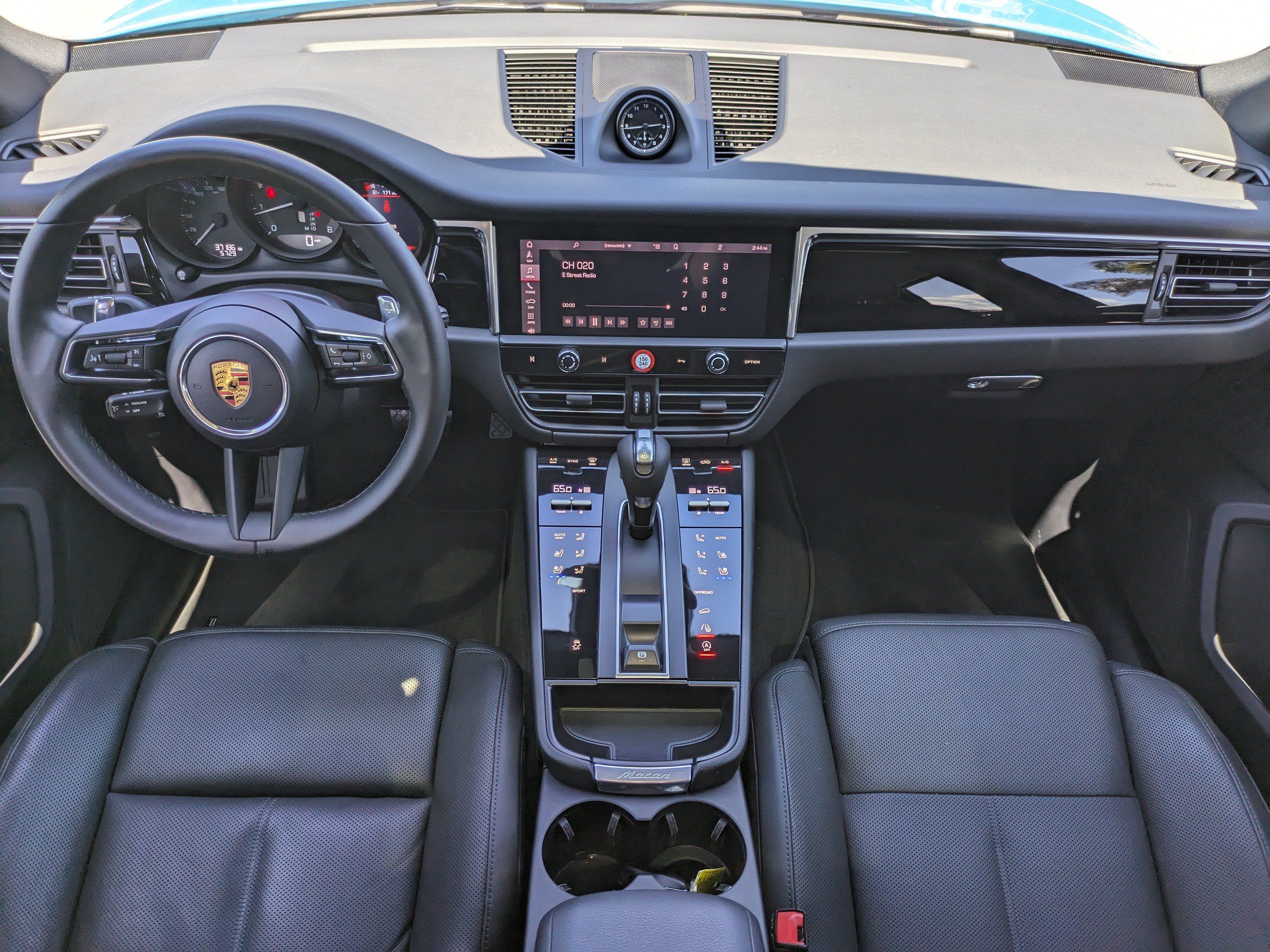 Used 2022 Porsche Macan AWD/4WD image 17