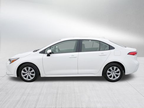 Certified 2025 Toyota Corolla LE w/ Convenience Package image 4