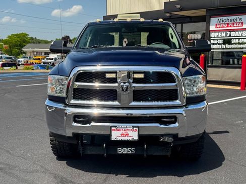 Used 2017 RAM 3500 Tradesman w/ Chrome Appearance Group AWD/4WD image 9
