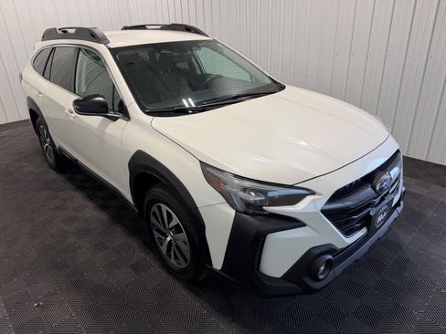 Used 2023 Subaru Outback Premium AWD/4WD image 2