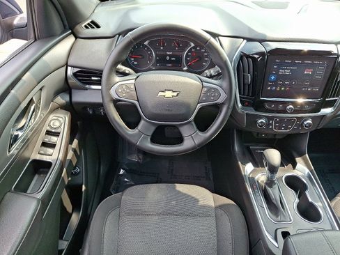 Used 2023 Chevrolet Traverse LT image 12