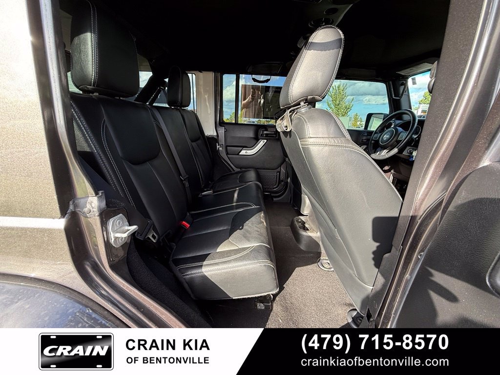 Used 2016 Jeep Wrangler Unlimited Rubicon w/ Connectivity Group AWD/4WD image 30