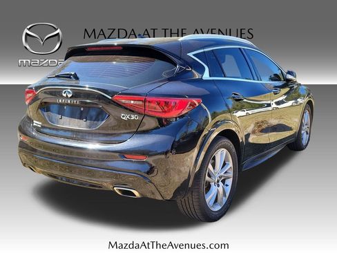 Used 2019 INFINITI QX30 image 17