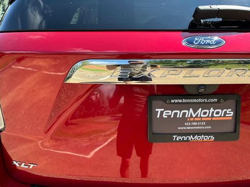 Used 2020 Ford Explorer XLT w/ Equipment Group 202A AWD/4WD image 44