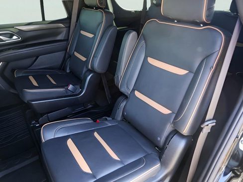 Used 2023 GMC Yukon AT4 w/ AT4 Premium Package image 27