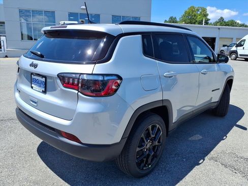 New 2026 Jeep Compass Latitude AWD/4WD image 4
