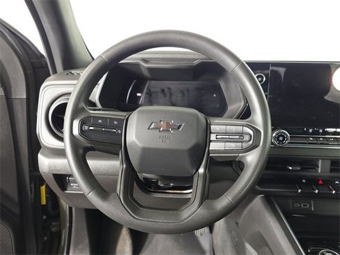 Used 2023 Chevrolet Colorado Trail Boss w/ Technology Package image 11