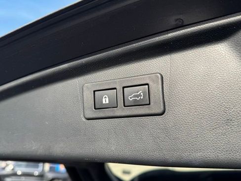 Used 2021 Subaru Outback Touring w/ Popular Package #2 image 30