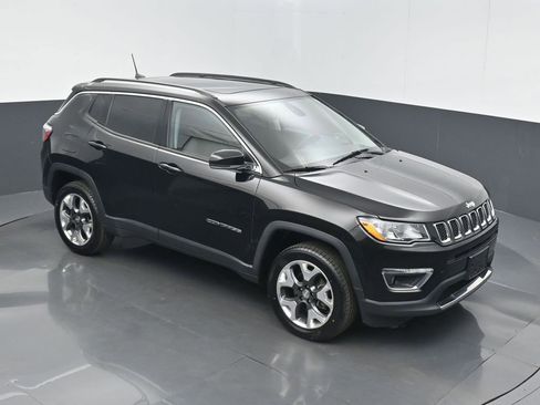 Used 2018 Jeep Compass Limited w/ Navigation Group AWD/4WD image 27