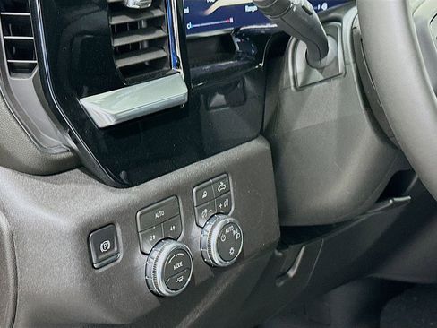 New 2026 GMC Sierra 1500 SLE w/ Preferred Package AWD/4WD image 10