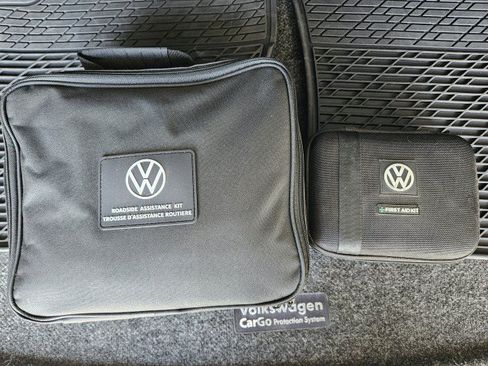 Used 2022 Volkswagen Tiguan SE R-Line AWD/4WD image 12