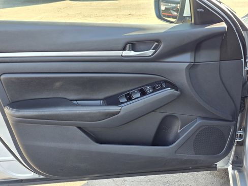 Used 2023 Nissan Altima 2.5 SV image 21