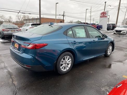 New 2026 Toyota Camry LE image 9