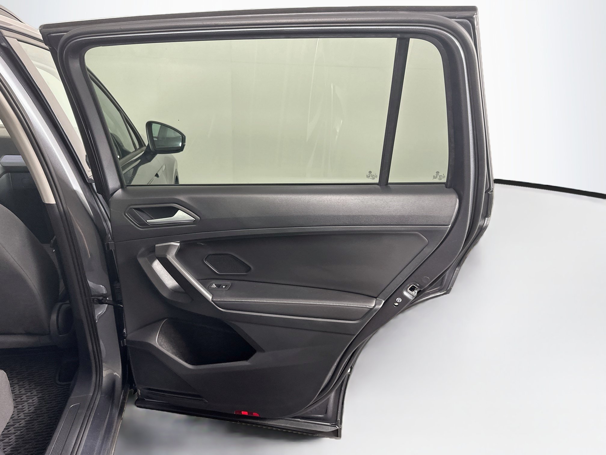 Used 2024 Volkswagen Tiguan S FWD image 29