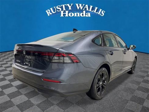 New 2025 Honda Accord SE image 3