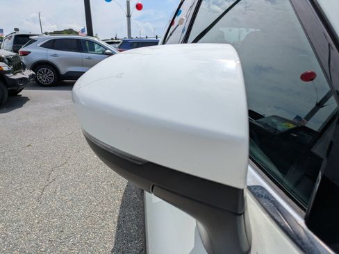 Certified 2024 Nissan Pathfinder SV FWD image 13