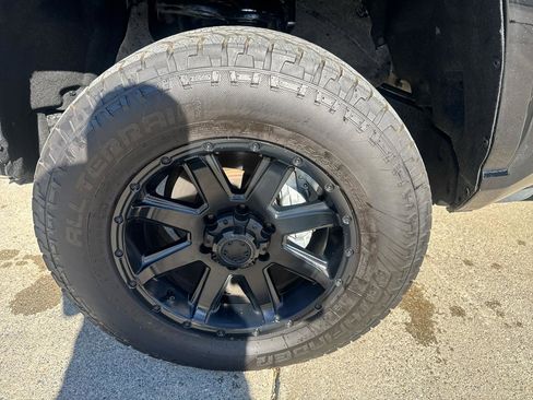 Used 2024 Toyota Tacoma SR5 image 9