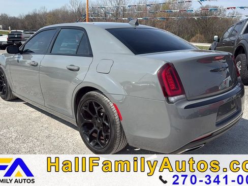 Used 2019 Chrysler 300 S image 7