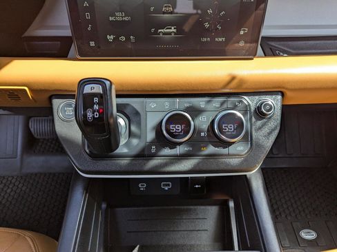 Used 2024 Land Rover Defender 90 S AWD/4WD image 23