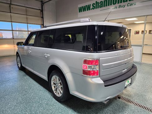 Used 2019 Ford Flex SE image 9
