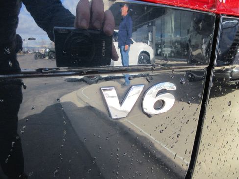 Used 2017 Volkswagen Touareg Executive image 9