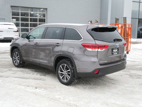 Used 2019 Toyota Highlander XLE image 5