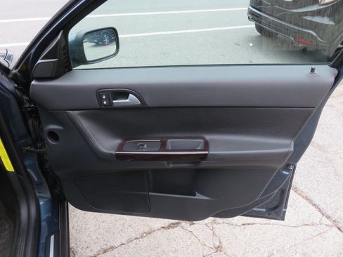 Used 2005 Volvo V50 2.4i image 25