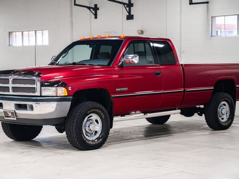 Used 1997 Dodge Ram 2500 Truck 4x4 Club Cab image 2