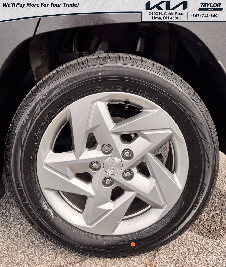 Used 2024 Hyundai Kona SE FWD image 15