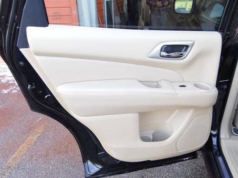 Used 2014 Nissan Pathfinder SL w/ SL Tech Package image 59