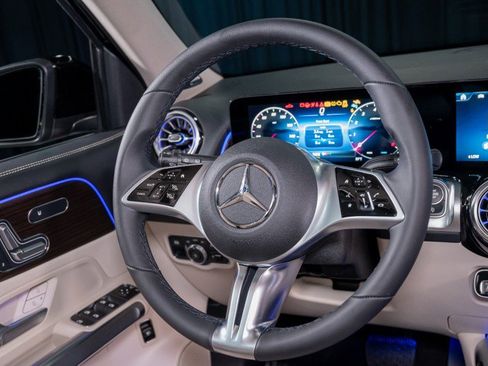 New 2026 Mercedes-Benz GLB 250 4MATIC image 16